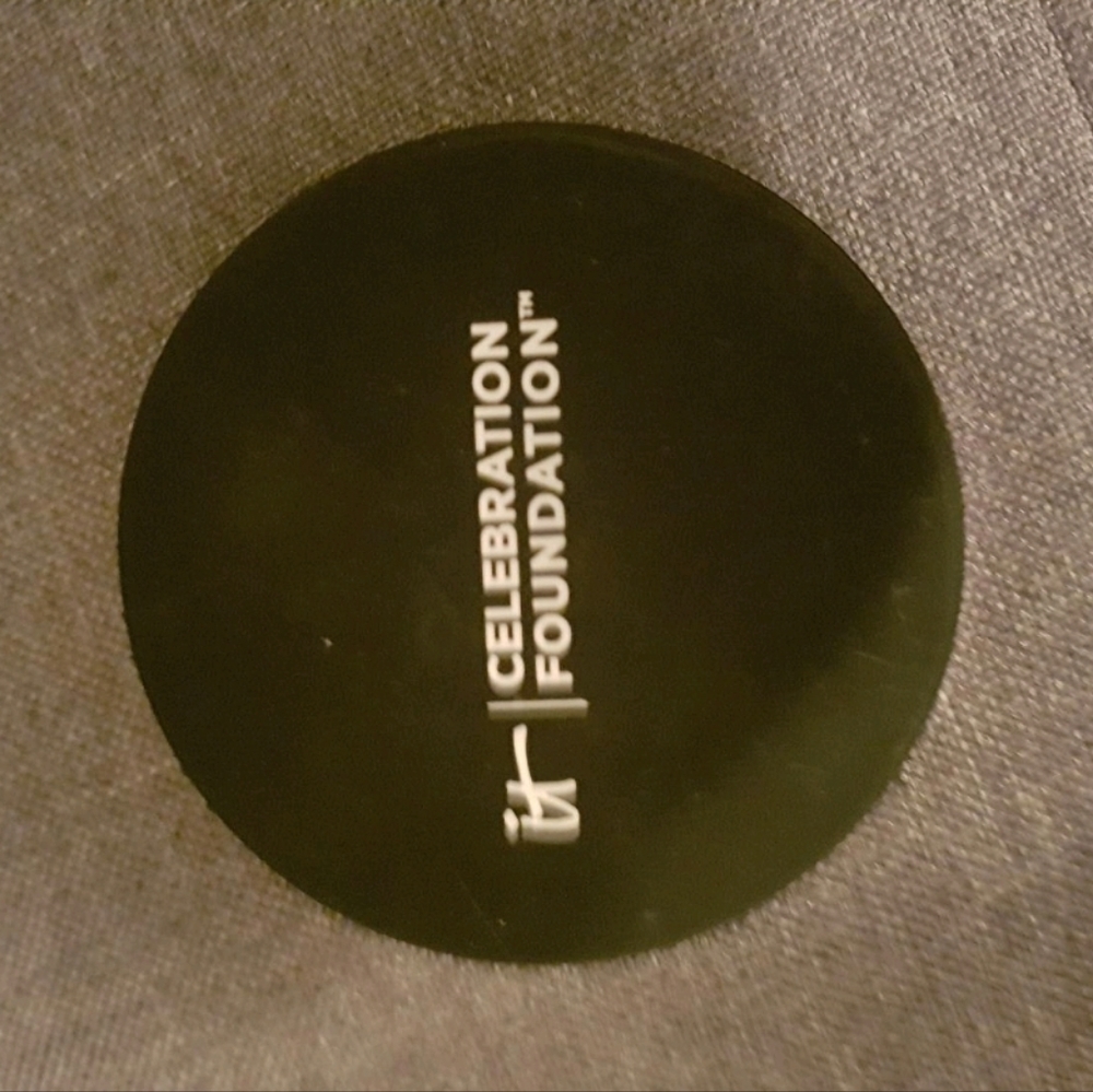 IT Cosmetics Foundation
